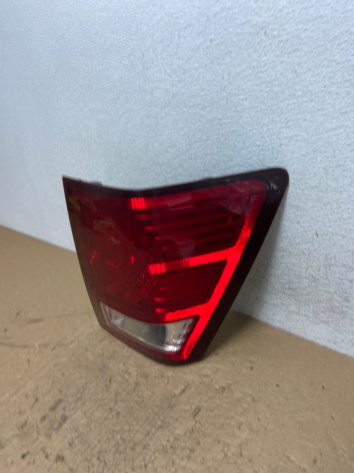 2007 2008 2009 2010 Jeep Grand Cherokee Right Passenger Tail Light AG1417 LK1