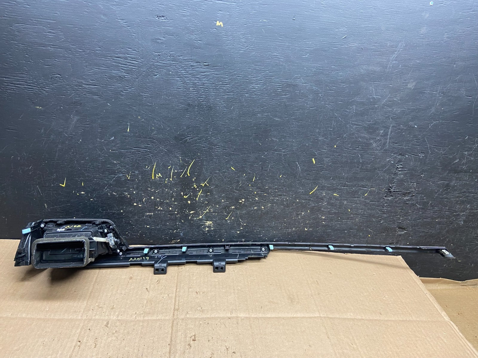 2016 2017 2018 Kia Optima Front  Dash Radio Bezel Trim Air Vent OEM aa8119 DG3