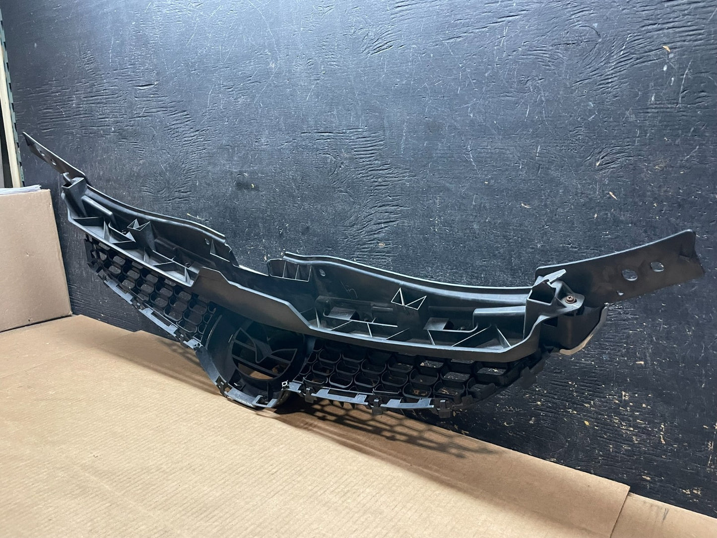 2007 - 2009 Mazda CX9 CX-9 Front Upper Grill Grille Emblem OEM aa9087 DG8