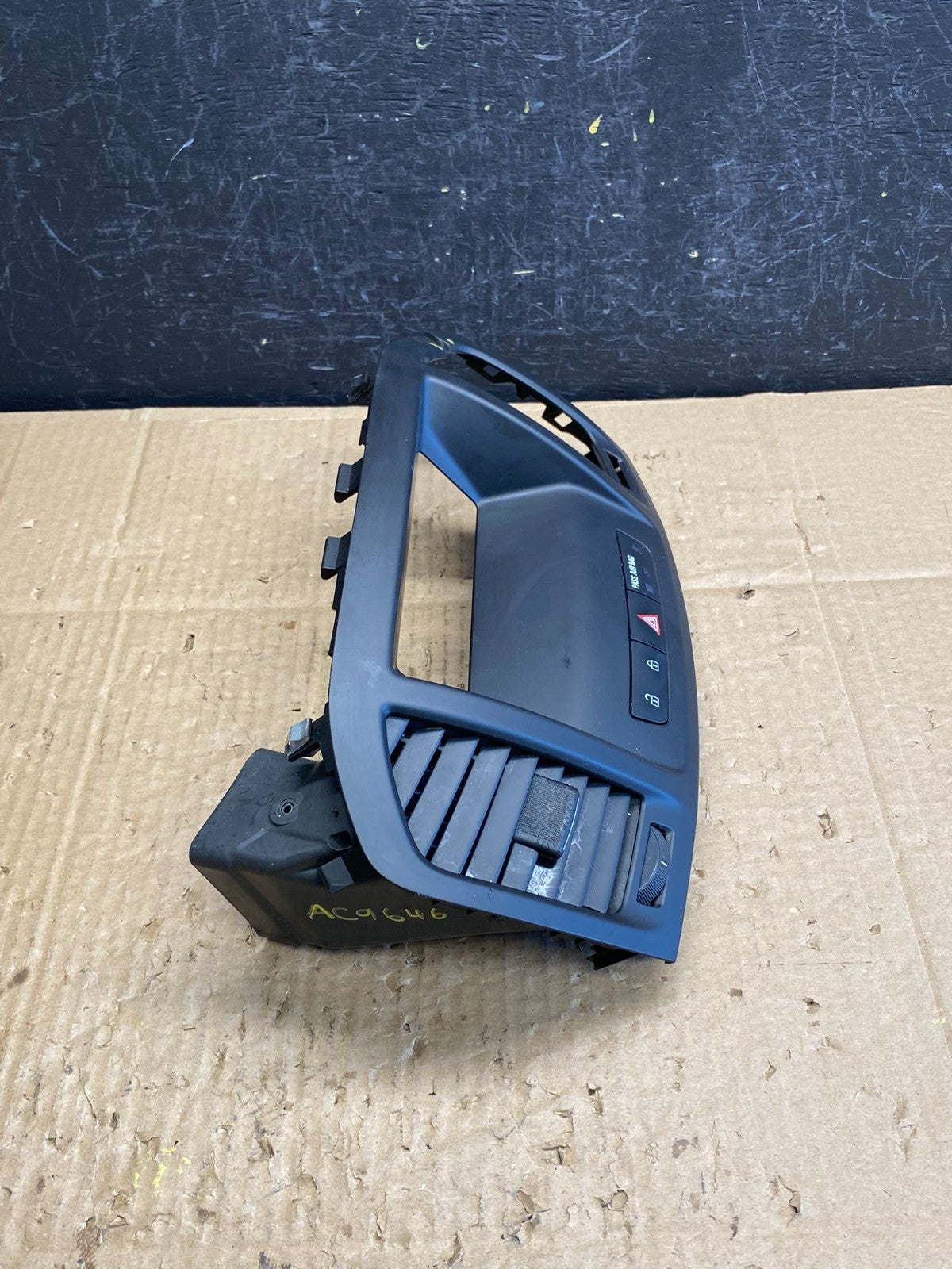 2011 - 2017 Buick Regal 2.4L Dash Display Info Air Vent Bezel Trim AC9646 DG1