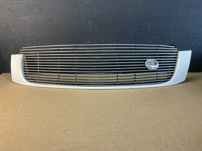 2000 to 2005 Cadillac Deville Front Hood Bumper Grille Grill AD02310