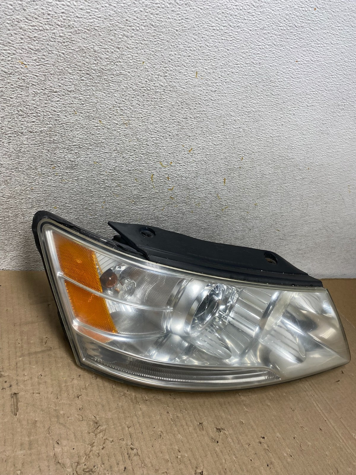 2009 to 2010 Hyundai Sonata Right Passenger RH Side Headlight Halogen AJ1847 LK2