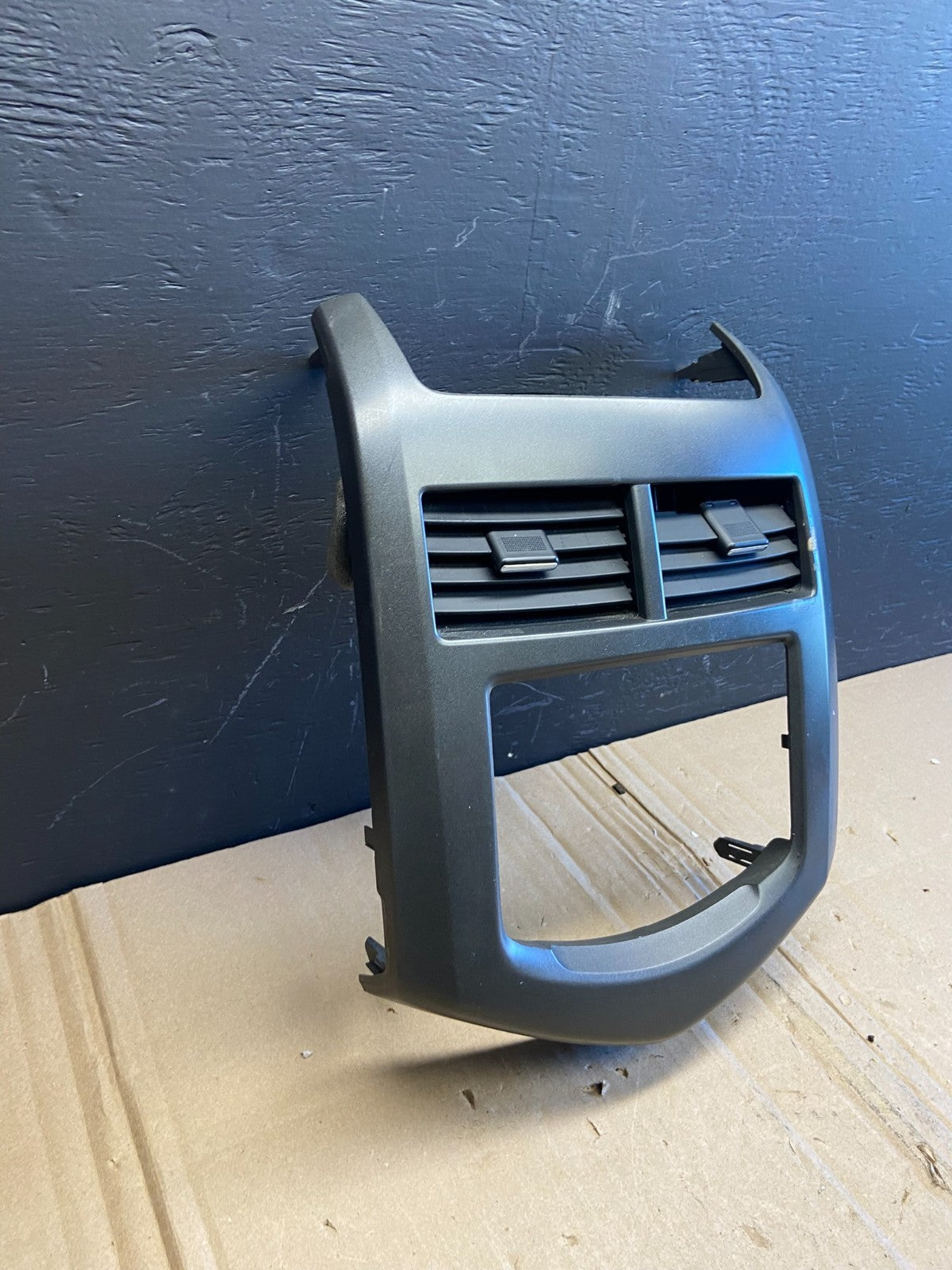 2012-2016 Chevrolet Sonic Center Dash Radio Air Vent Trim Bezel ab8852 DG1