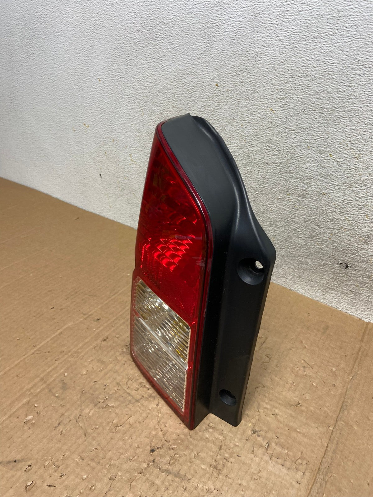 2005 to 2012 Nissan Pathfinder Tail light Left Driver Lh Side AI5597 LK1