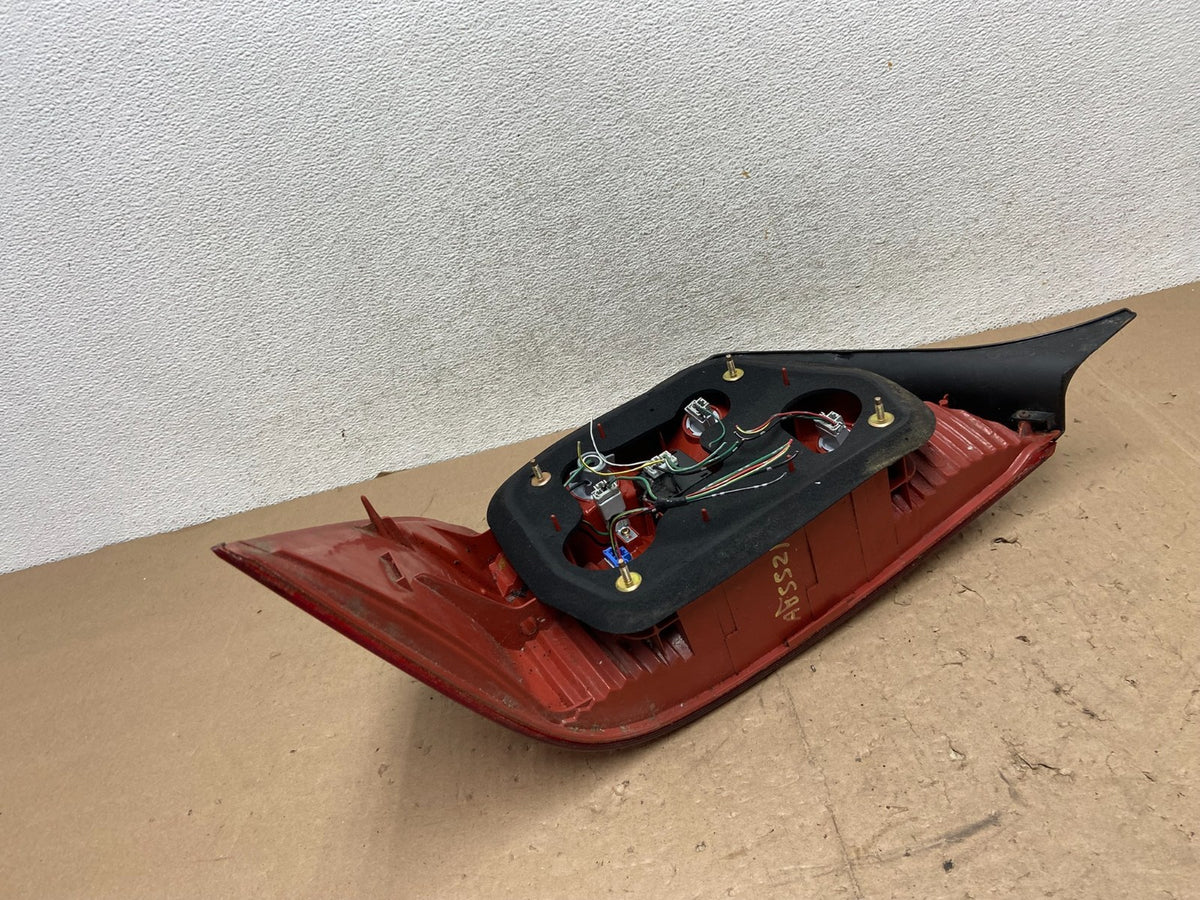 2003 - 2004 Acura RL Right Passenger RH Side Tail Light ag5521 DG4