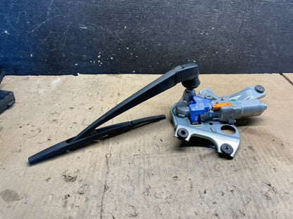2010 to 2014 Subaru Outback Rear Windshield Wiper Motor W7422 PS1