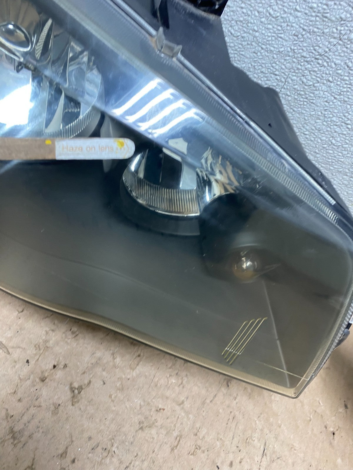2008 to 2016 Chrysler Town and Country Left+Right Side Headlights U8784 DW5