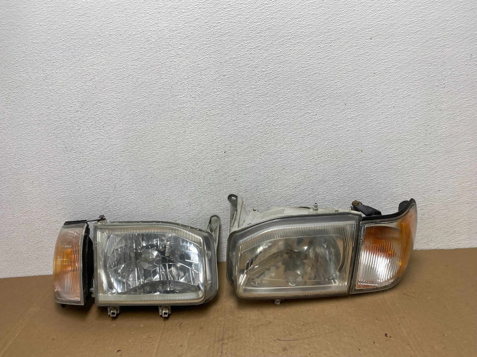 1999-2004 Nissan Pathfinder Left+Right Side Set Halogen Headlights AC5655 DW0