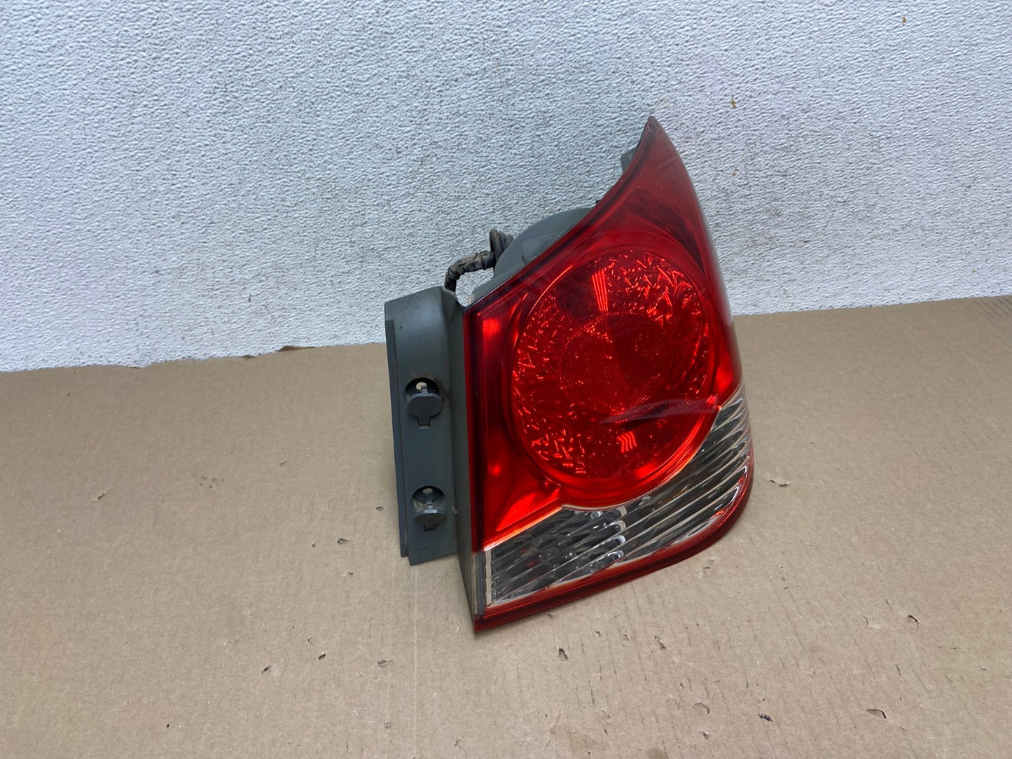 2011 2012 2013 2014 Chevrolet Cruze Right Passinger RH Side Tail Light AG6842 LK2