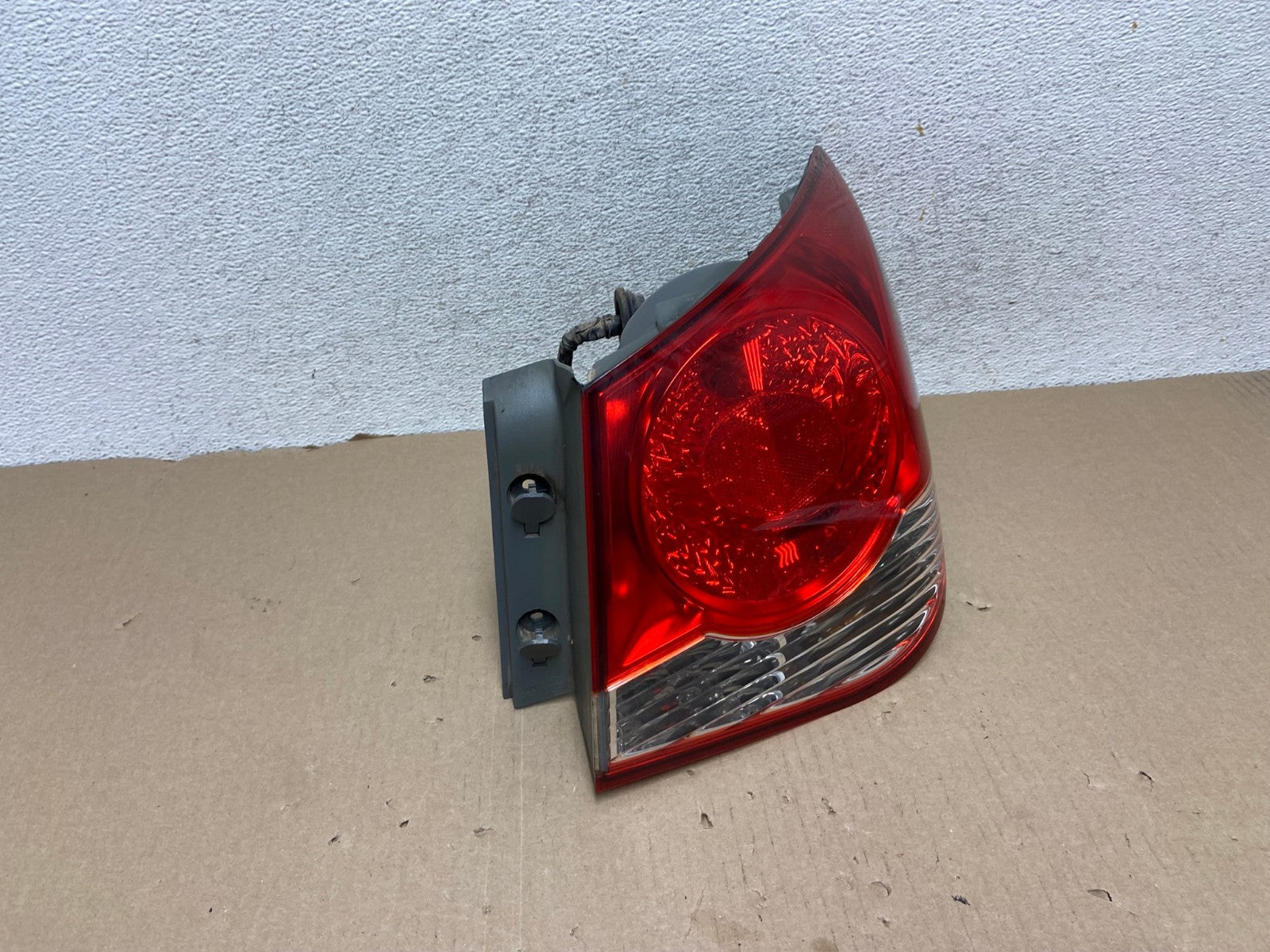 2011 2012 2013 2014 Chevrolet Cruze Right Passinger RH Side Tail Light AG6842 LK2
