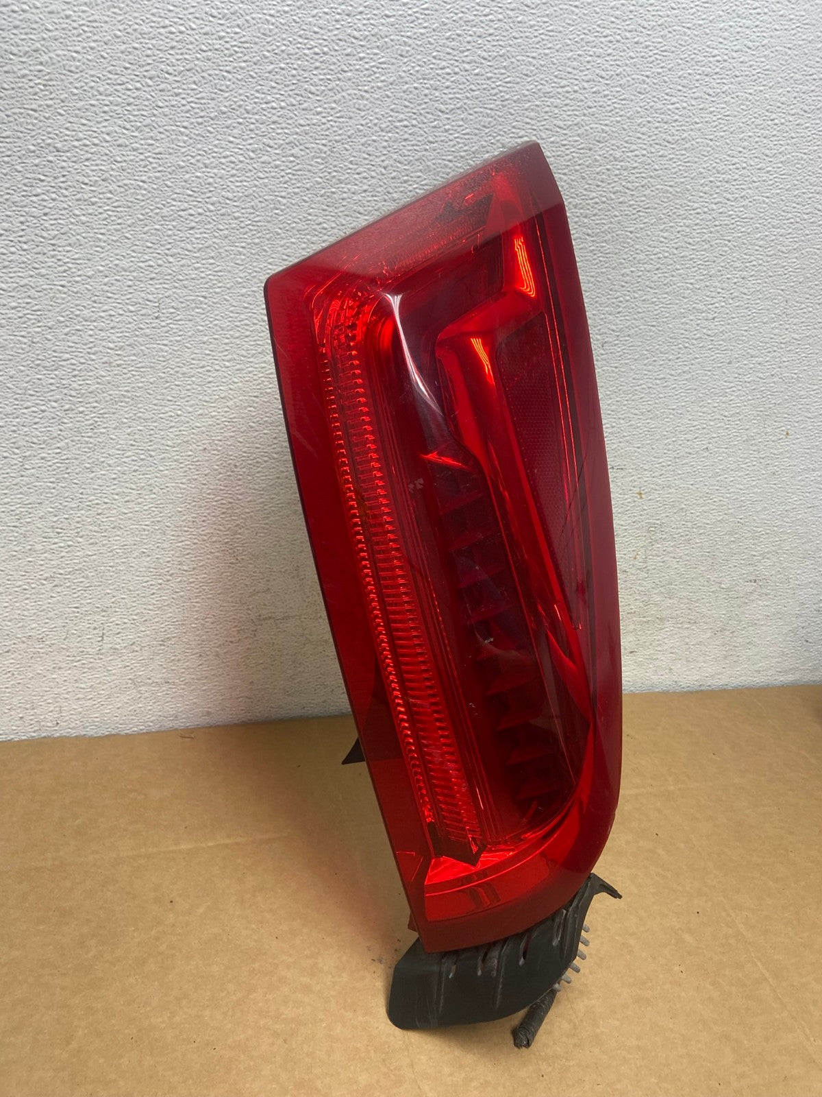 2013 to 2017 Cadillac XTS Right Passenger RH Tail Light AD5276 LK2