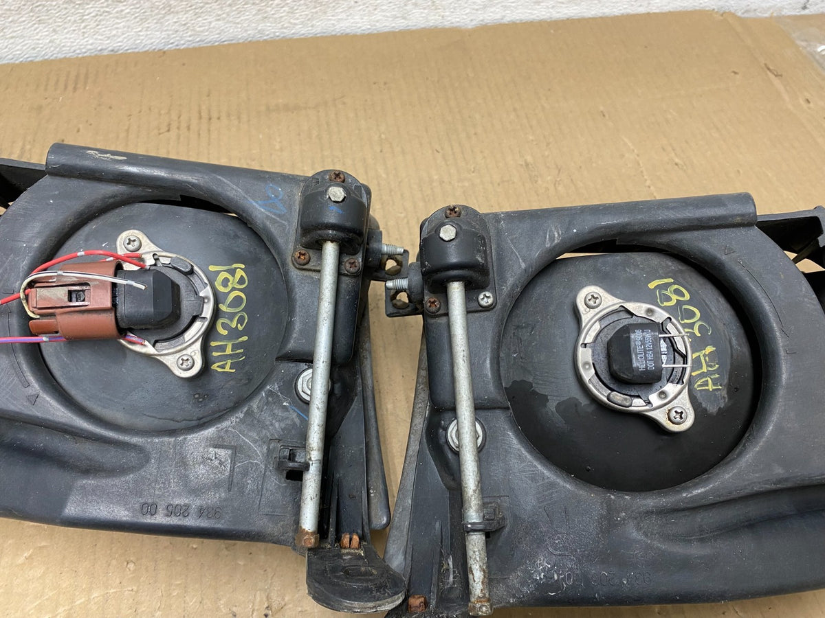 1995-1997 Toyota Avalon Left+Right Side Headlights AH3081 DW8