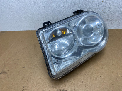 2005 to 2010 Chrysler 300C Left Driver LH Side Xenon Headlight AE3243 DW2