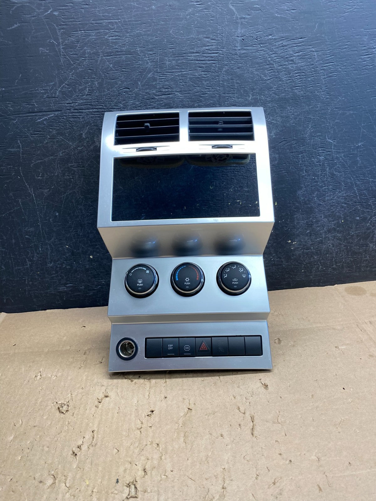 2007 to 2012 Dodge Nitro Dash Climate Temperature Control Radio Bezel aj1621 DG0