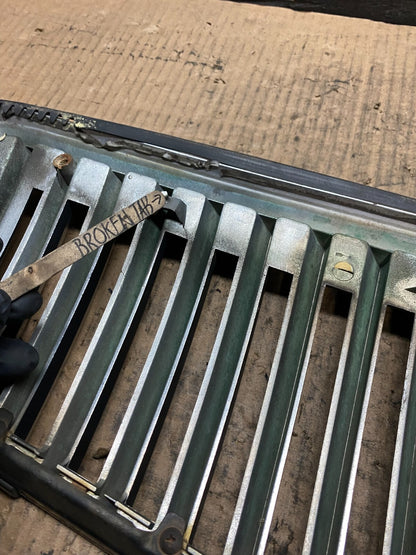 2002 to 2005 Hyundai XG350 Front Upper Grill Grille W/Emblem N20698