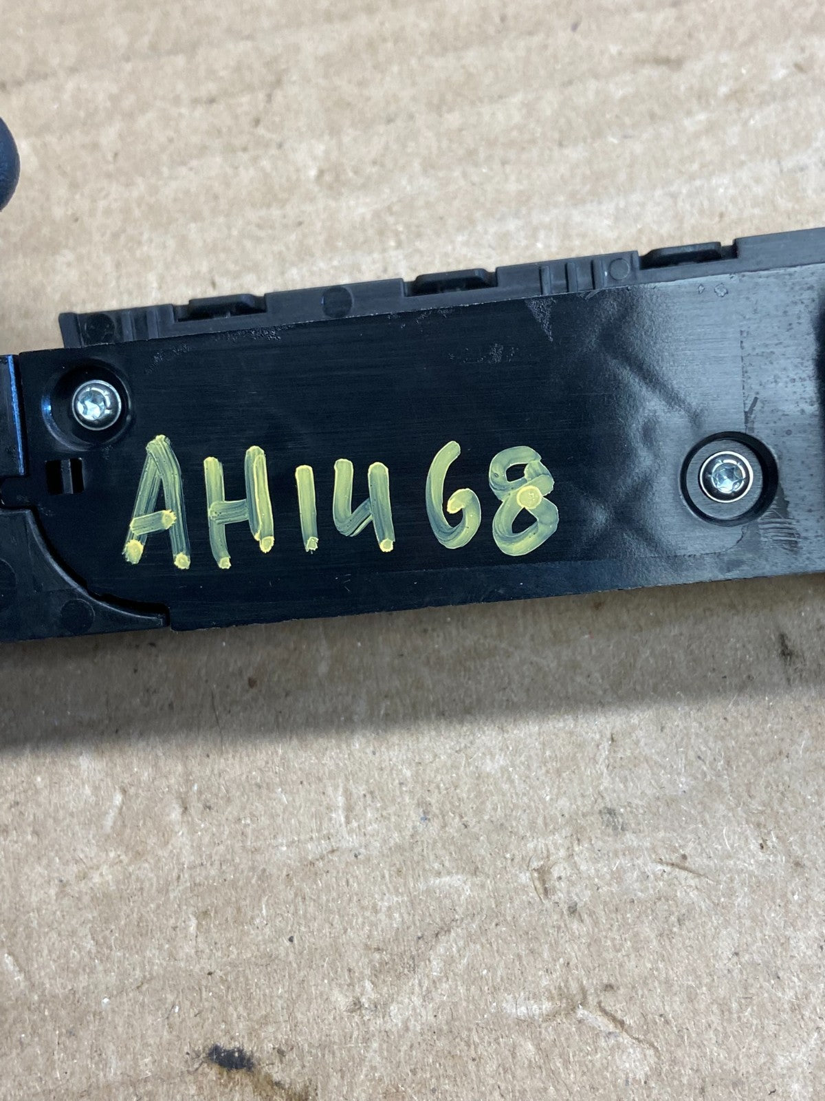 2013 - 2017 GMC Acadia Center Dash Hazard Warning Switch AH1468 DG5