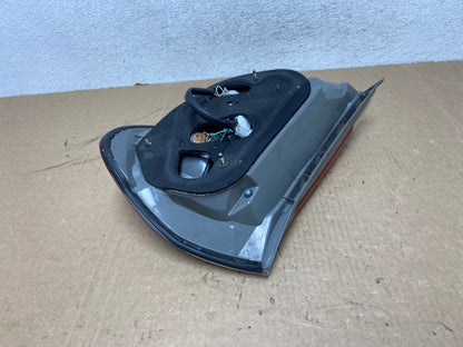 2005 to 2006 Toyota Camry Tail Light Left Driver Lh Side AG0508 LK5