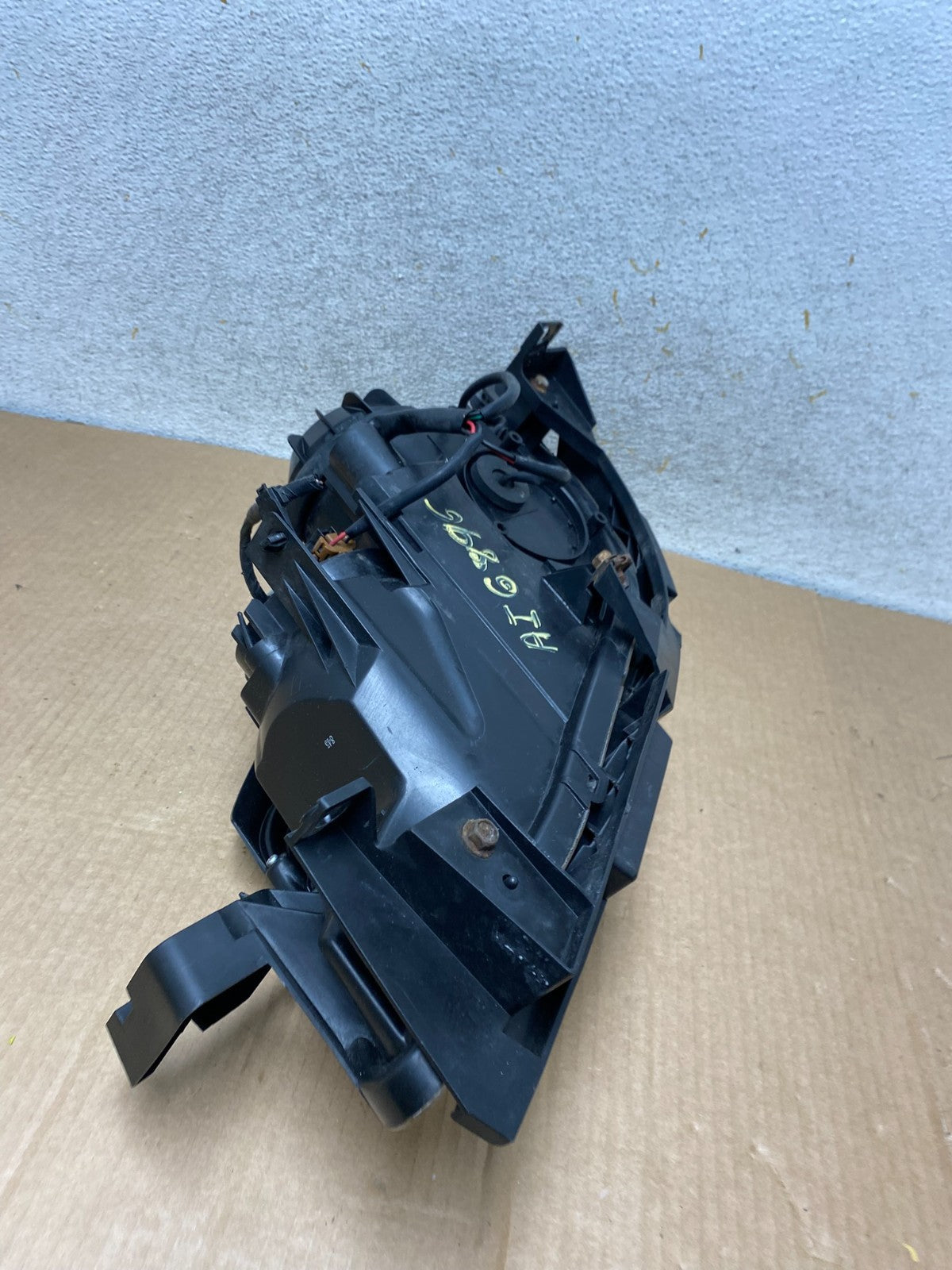 2008 to 2011 Subaru Impreza Right Passenger Side Halogen Headlight AI6896 DW9