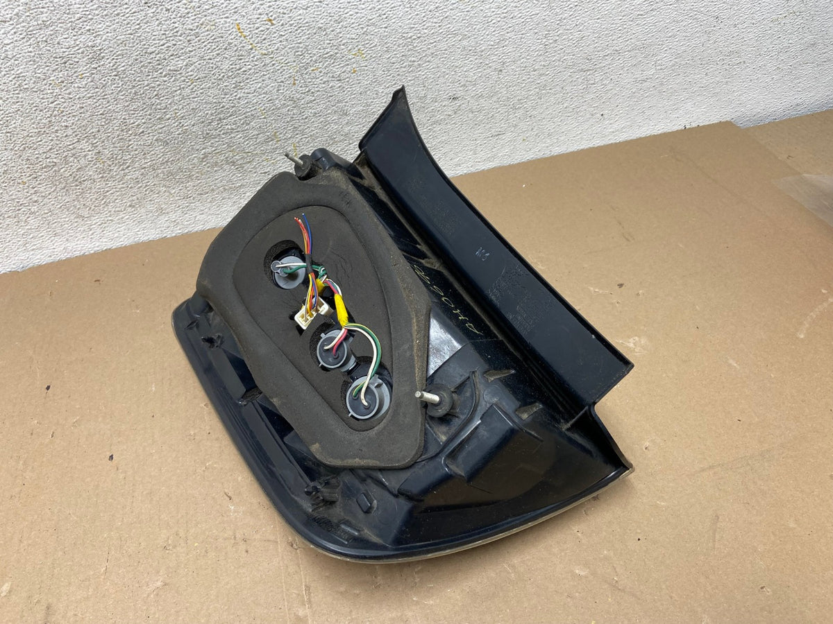 2004 2005 Toyota Prius Tail Light Left Driver Lh Side AH0696 LK4