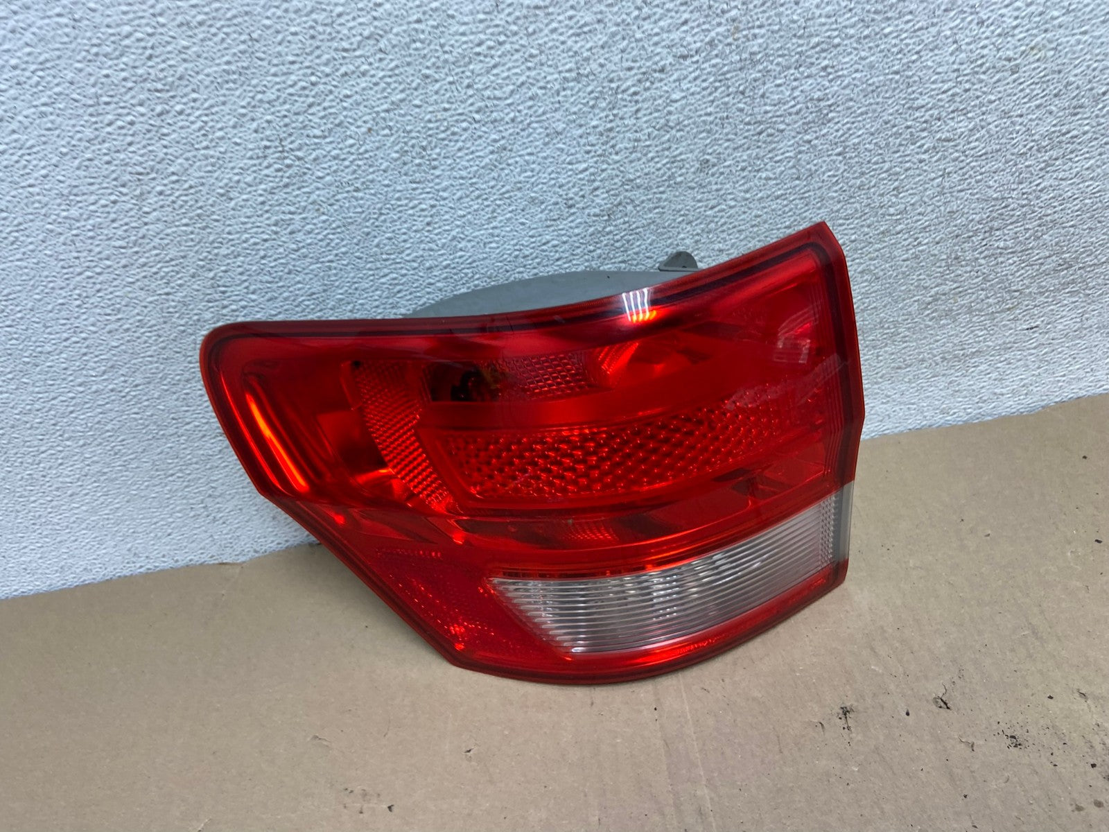 2011-2013 Jeep Grand Cherokee Left Driver Side Lh Tail Light AG6880 LK0