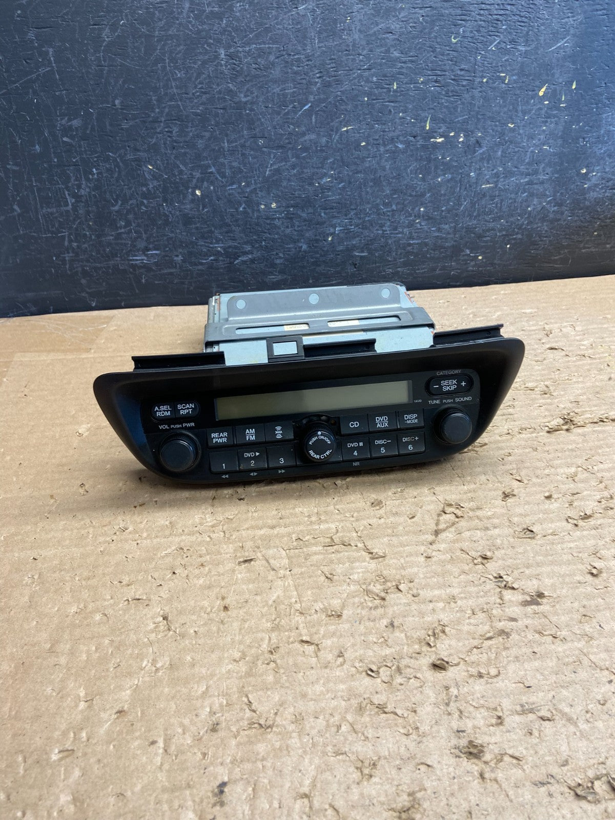2005 to 2010 Honda Odyssey Am Fm Cd Player Radio Receiver ag8729 DG0