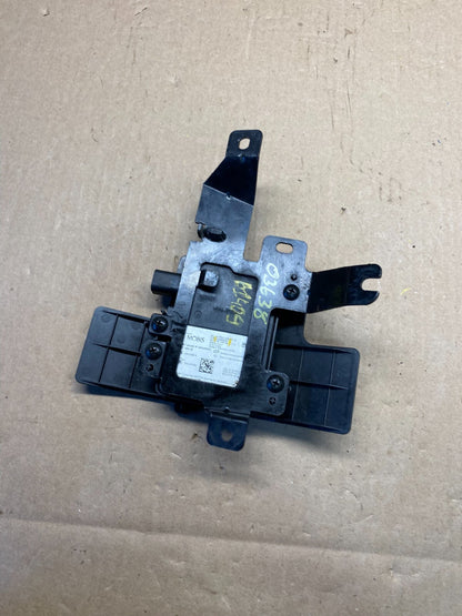 2013 to 2016 Hyundai Santa Fe Rear Blind Spot Alert Sensor OEM O3638 DG4