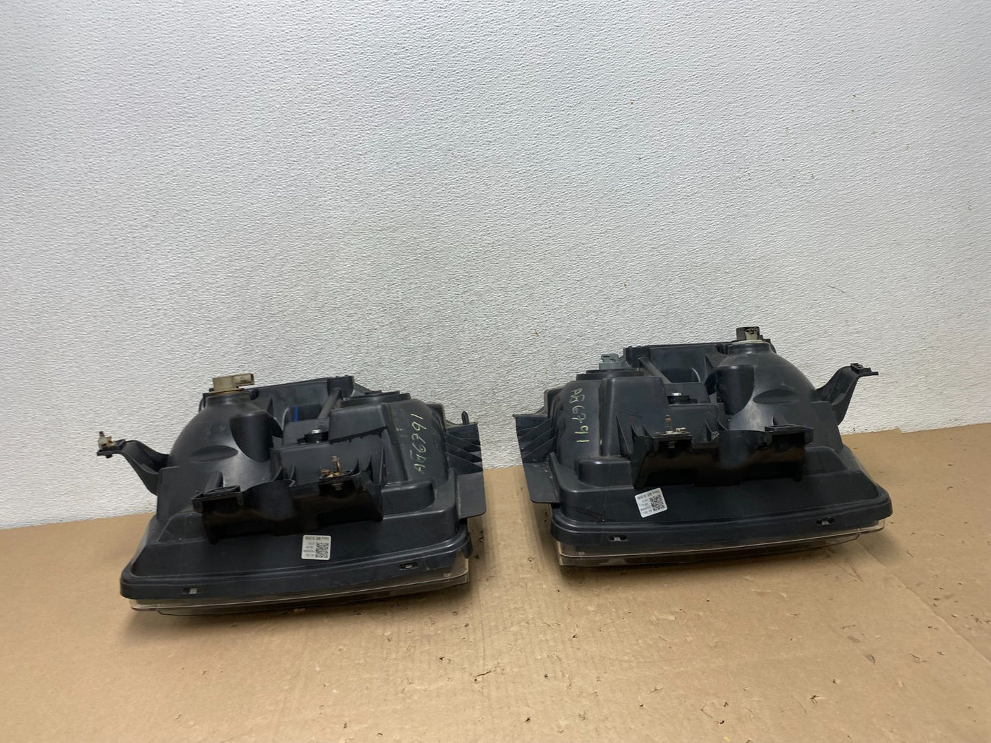 2008 to 2010 Ford F250 Super Duty Left+Right Side Headlights AG6791 DW10