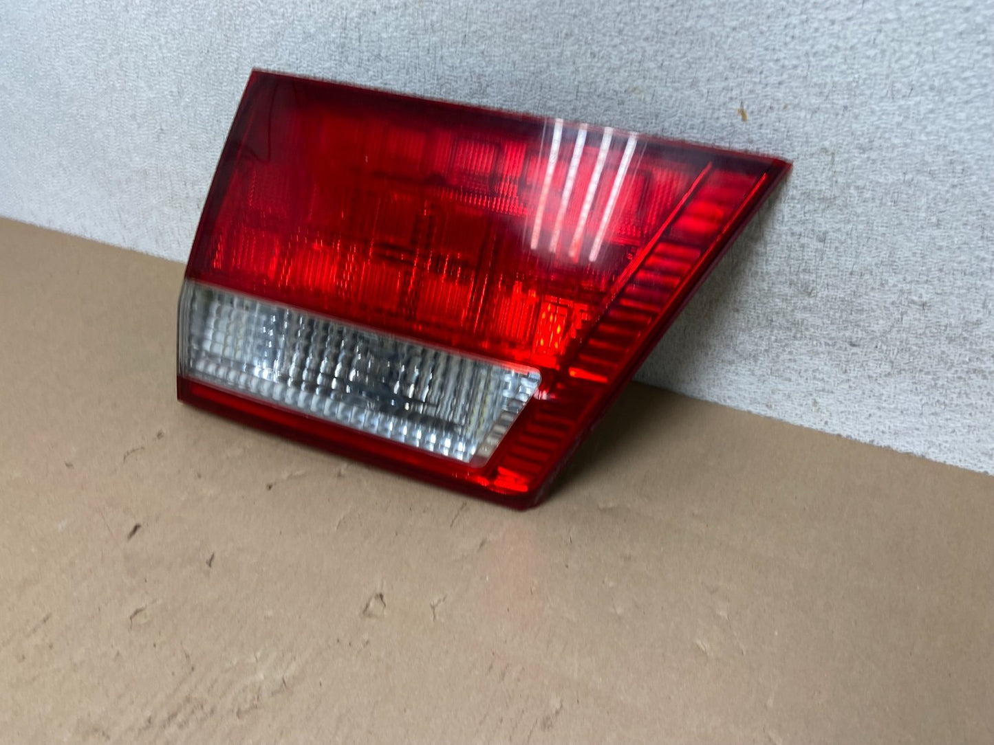 2005 2006 2007 Honda Odyssey Inner Right Passenger RH Tail Light AG5758 DW1