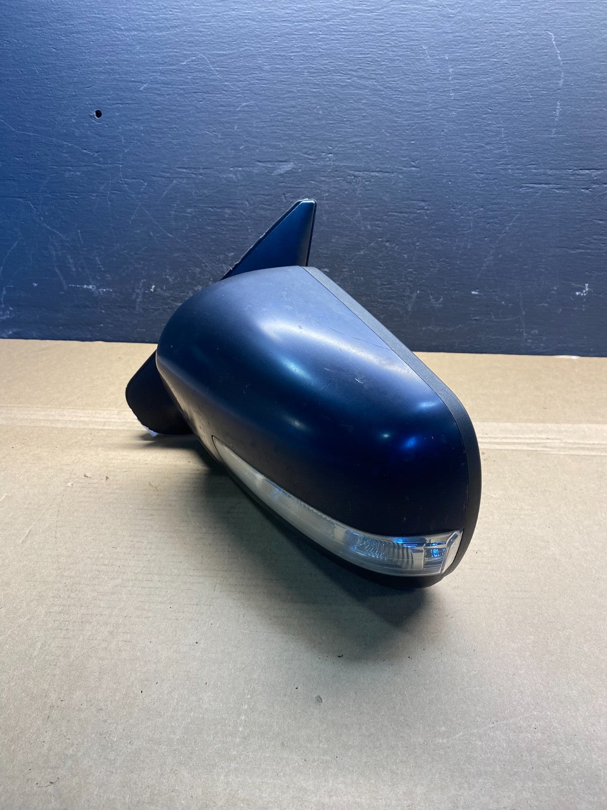 2009 to 2011 KIA Borrego Left Driver Side View Mirror AC43602