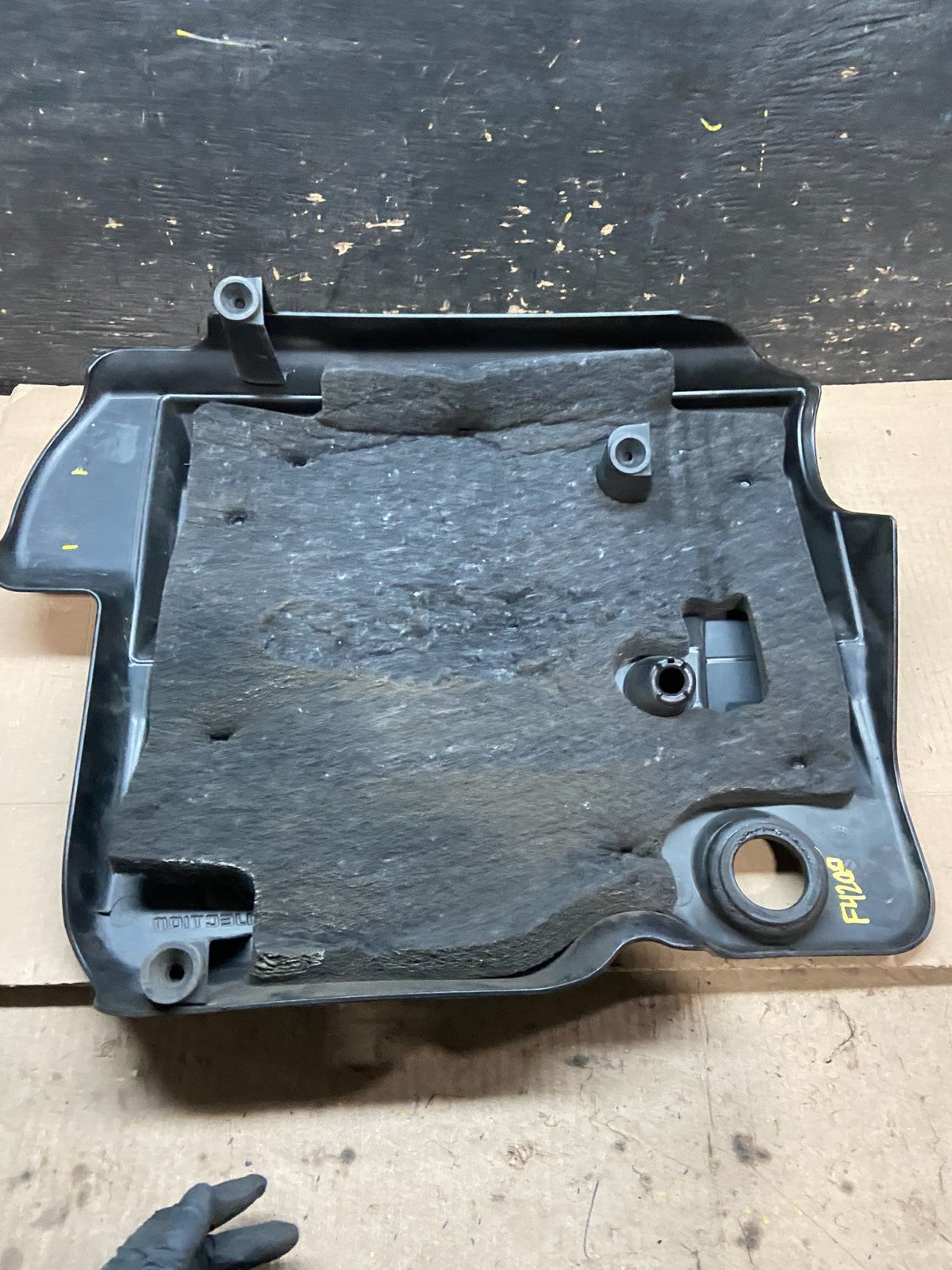 2010 to 2012 Cadillac SRX 3.6L Plastic Engine Cover Shield X7661 DG5