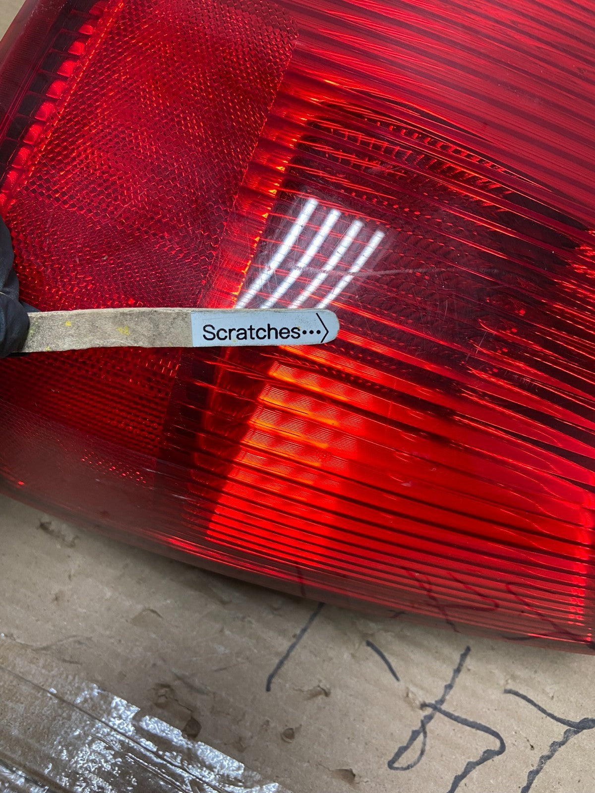 2003 to 2006 Lincoln Navigator Left Driver LH Side Tail Light OEM AB1425 LK3