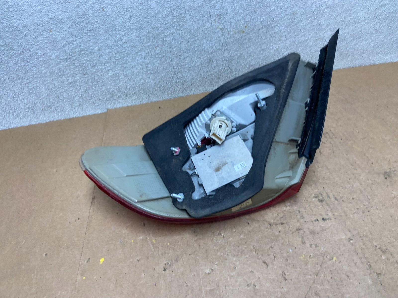 2002 to 2005 BMW 7-Series 745i 760i Left Driver Tail Light Oem Z7712 PS5