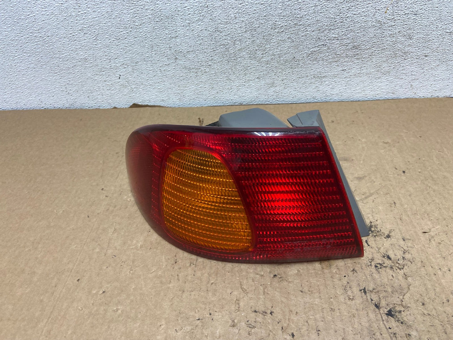 1998 1999 2000 Toyota Corolla Left Driver Lh Side Tail light AG2492 LK0