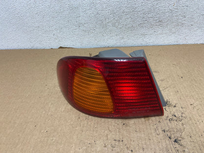 1998 1999 2000 Toyota Corolla Left Driver Lh Side Tail light AG2492 LK0