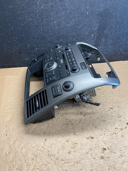 2008 to 2015 Nissan Armada Radio A/C Heat Temperature Climate Control AG8705 DG1