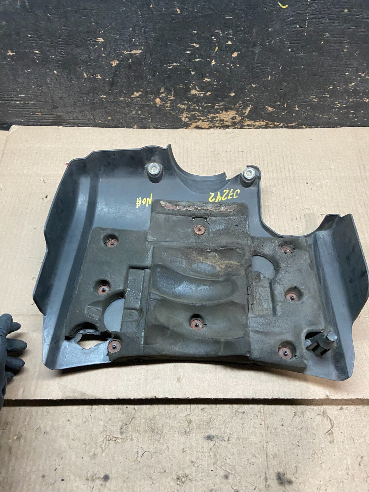2007 to 2015 Nissan Armada Engine Cover Motor Shield x7658 DG5
