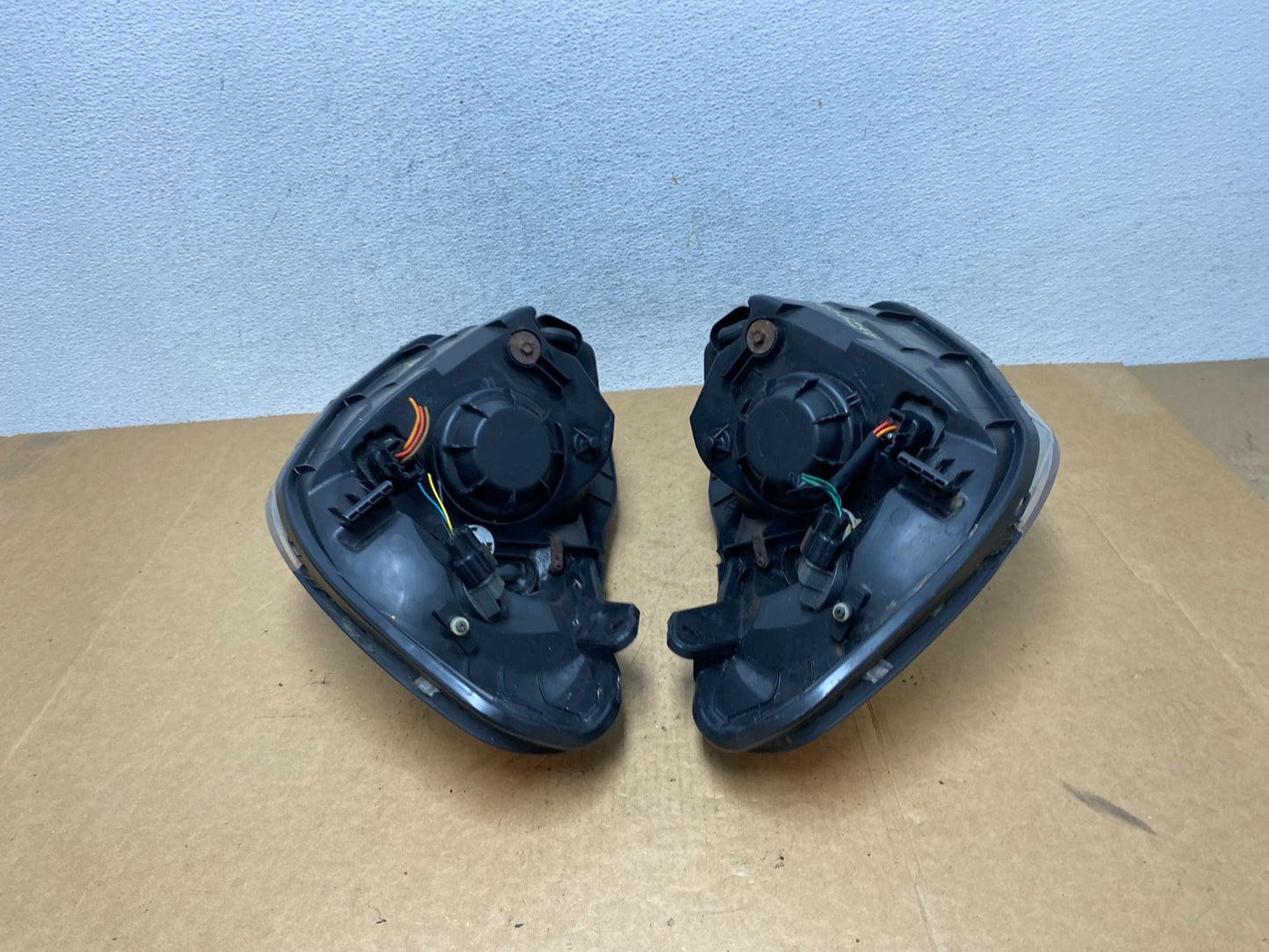 2006 to 2011 Hyundai Accent Sedan Left+Right Halogen Headlights AE2997 DW9