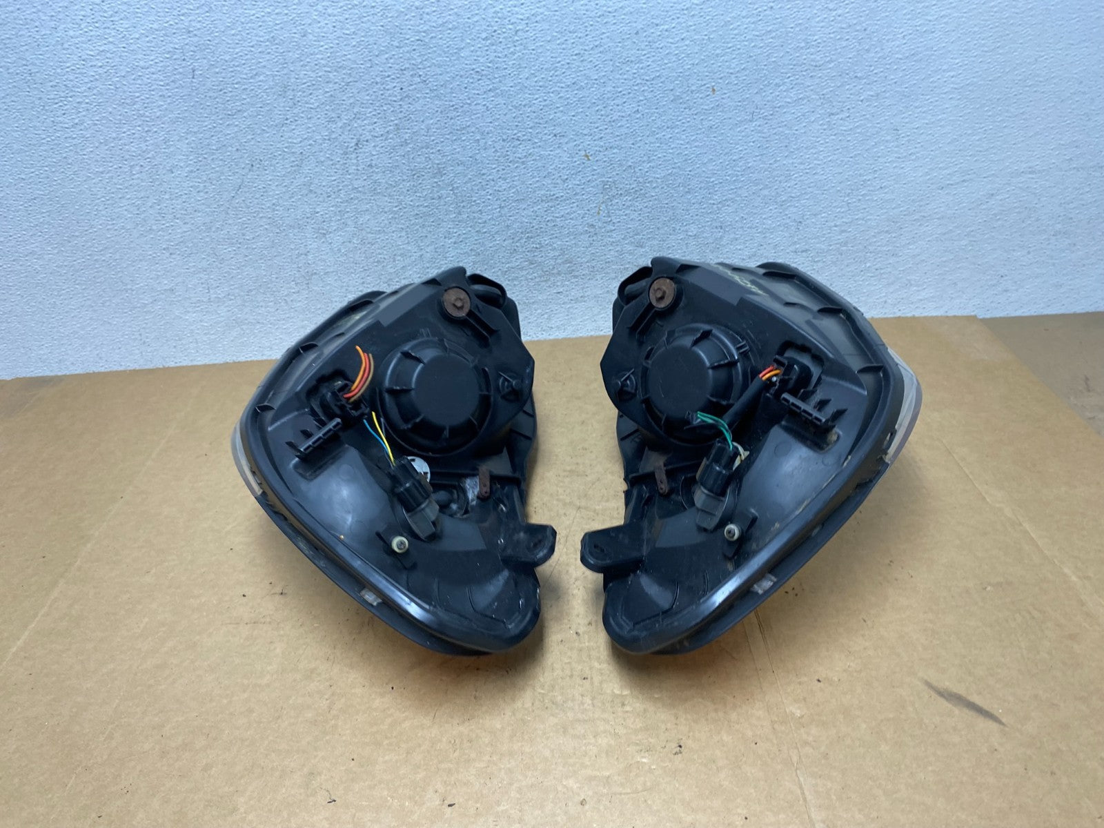 2006 to 2011 Hyundai Accent Sedan Left+Right Halogen Headlights AE2997 DW9