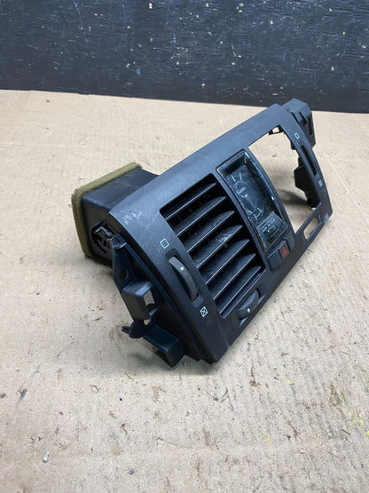 2006 to 2011 Cadillac DTS Dash Center Air Vent Heater Bezel OEM R8444 DG2