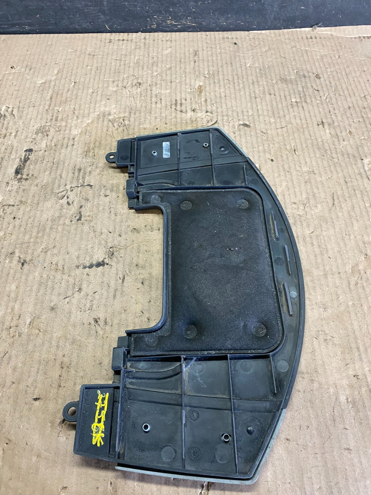 06-12 Mercedes W251 R350 Engine air cleaner intake filter housing box OEM L94586