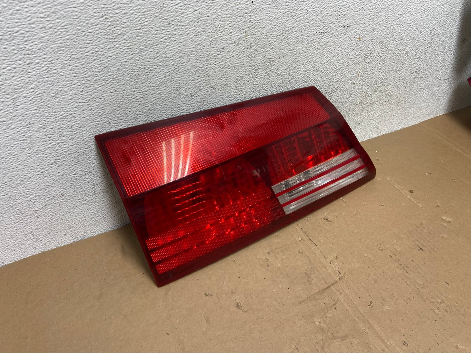 2004 - 2005 Toyota Sienna Left Driver LH Side Inner Tail Light AD7918 LK2