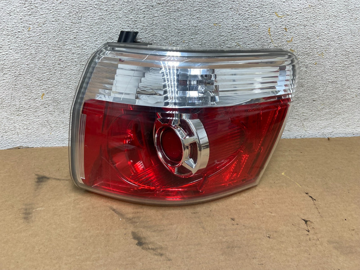 2007 to 2012 GMC Acadia Halogen Tail Light Right Passenger RH Side AH4473 DW0
