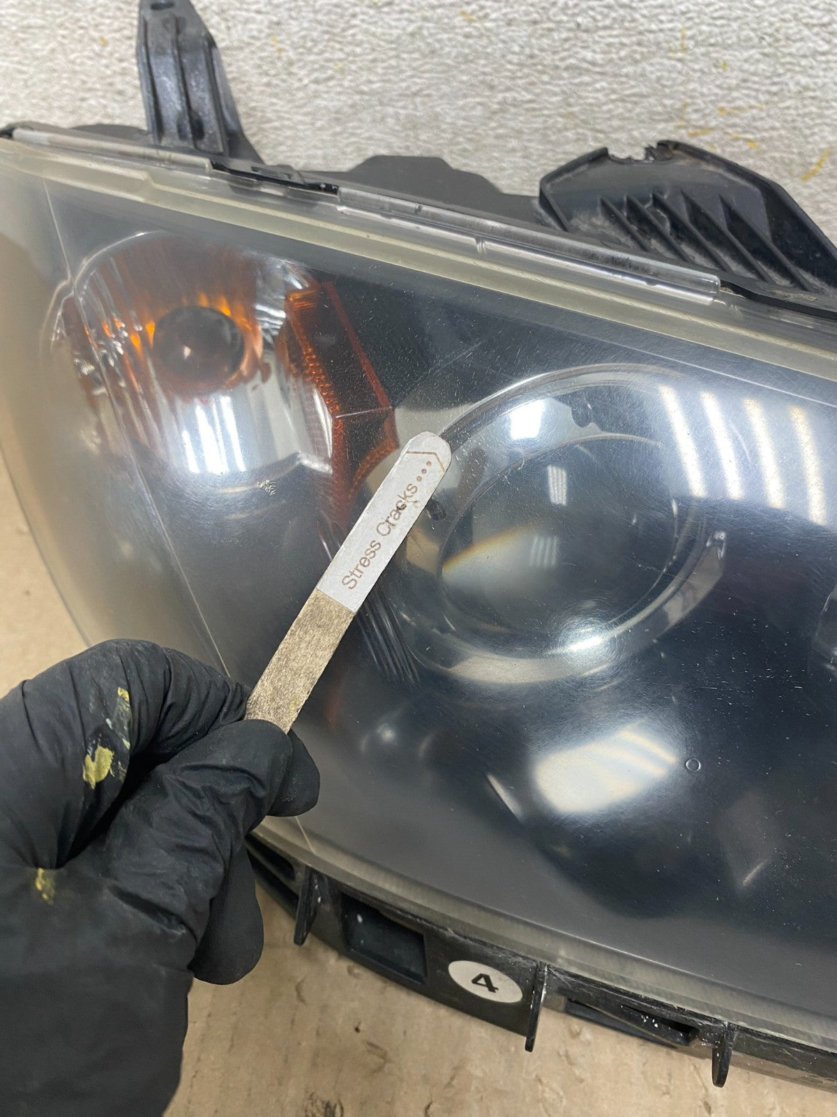 2004 to 2009 Mazda 3 Sedan Right Passenger Rh Side Headlight AI2269 DW3