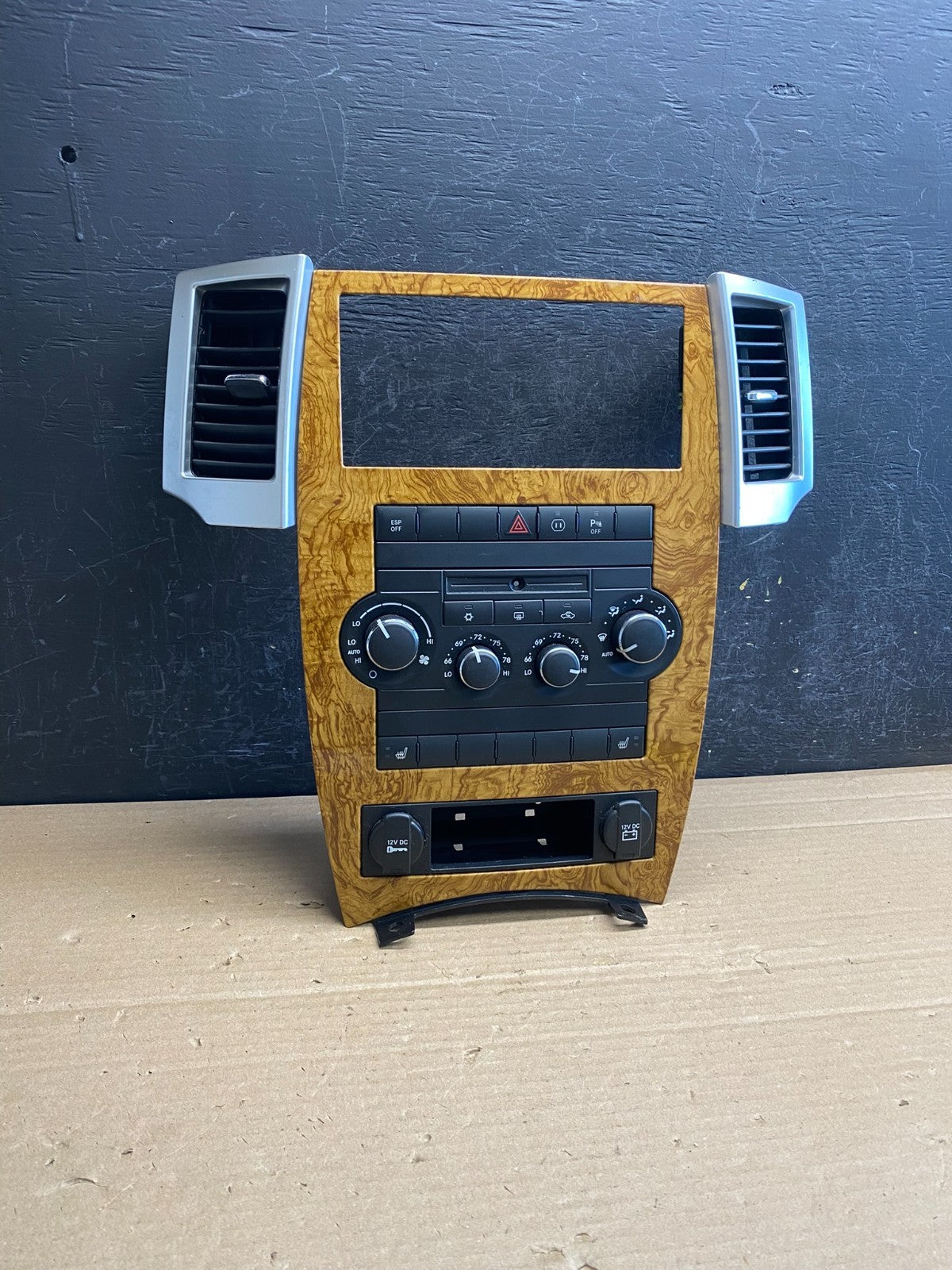2008 2009 2010 Jeep Grand Cherokee A/C Climate Control Bezel AG0149 DG0
