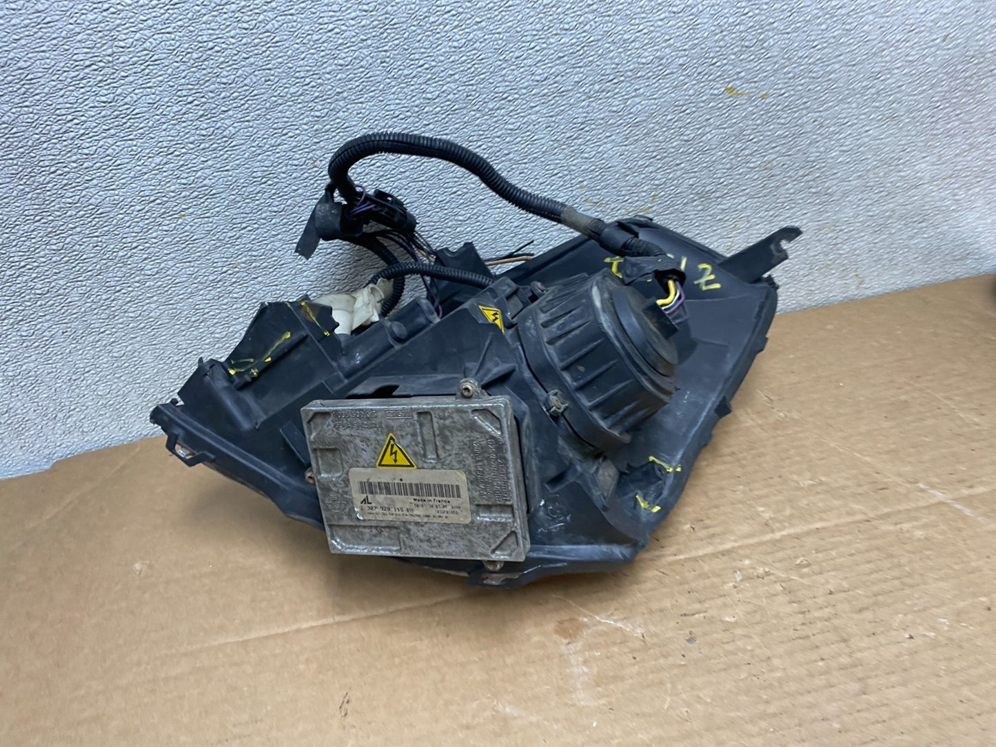 2006 to 2011 Cadillac DTS Right Passenger RH Side Xenon Hid Headlight Z1377 DW12