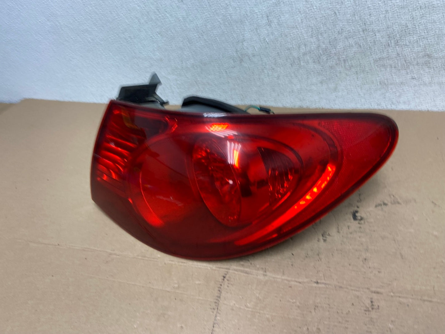 2007 to 2010 Hyundai Elantra Sedan Right Passenger Side Tail Light AF4444 LK1