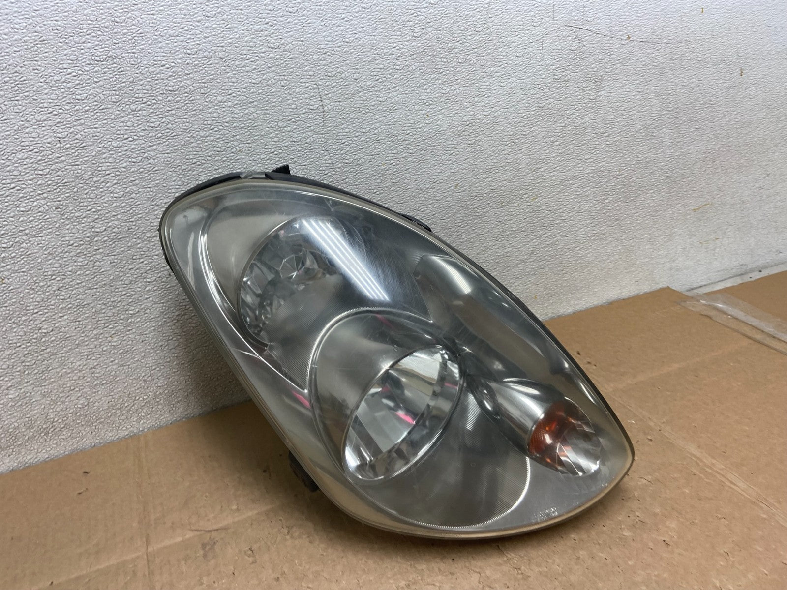 2003 to 2004 Infiniti G35 Right Passenger Side Xenon HID Headlight Oem Y8817 DW2