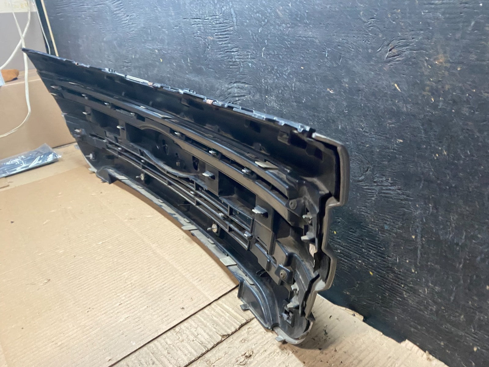 2011 to 2015 Ford Explorer Upper Front Grill Grille Oem W5954 DG9