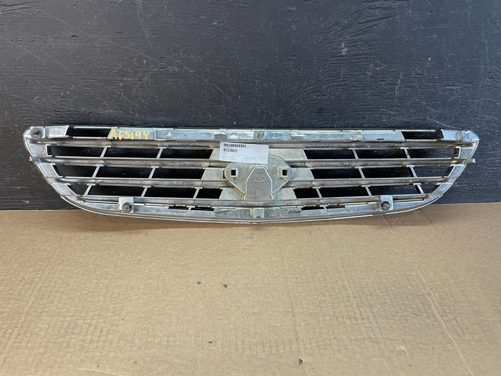 2002 2003 2004 Infiniti I35 Sedan Front Upper Grill Grille AF51943