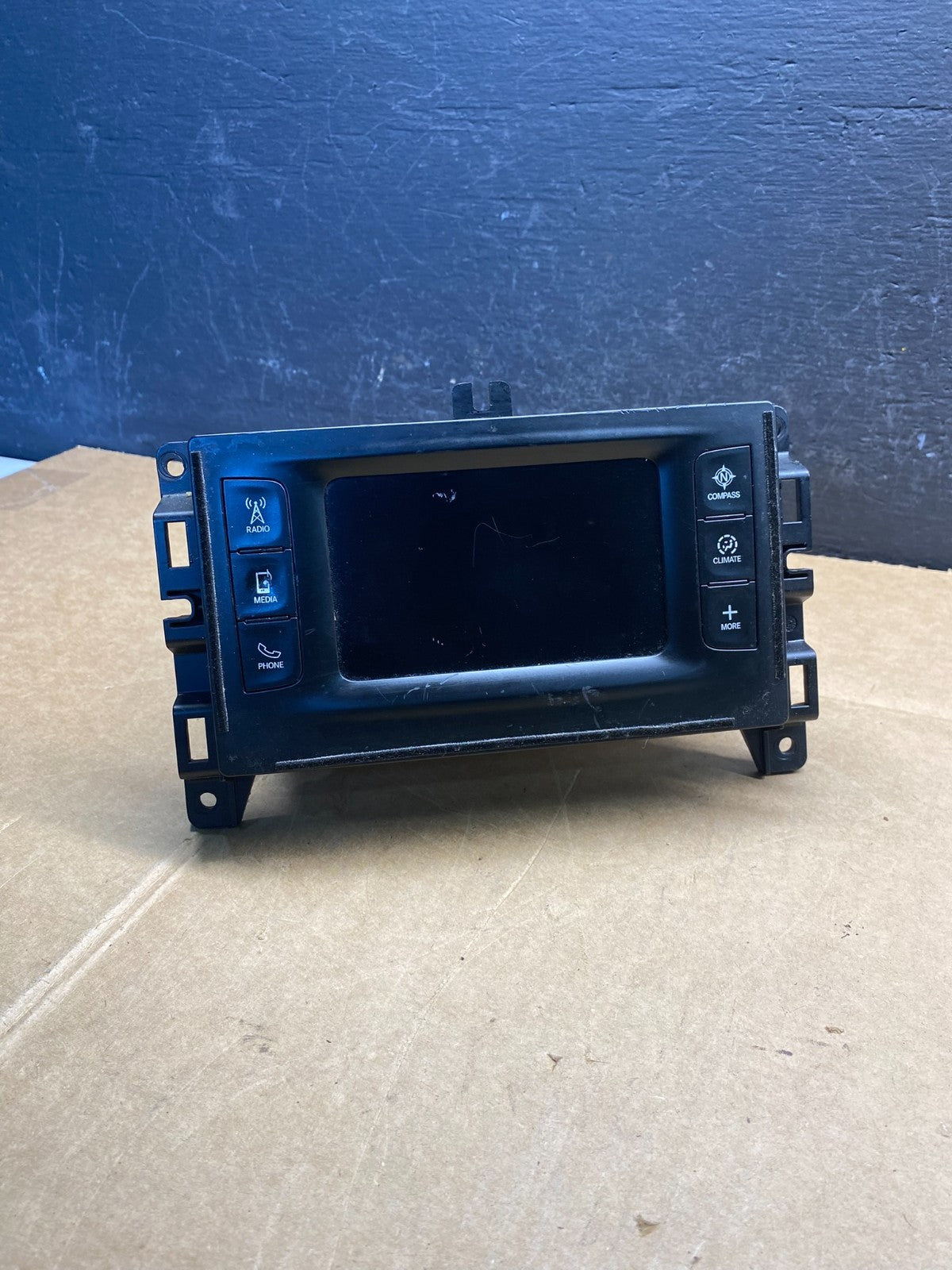 2015 to 2016 Chrysler 200 Radio Receiver Display Screen Player AD3665 DG0